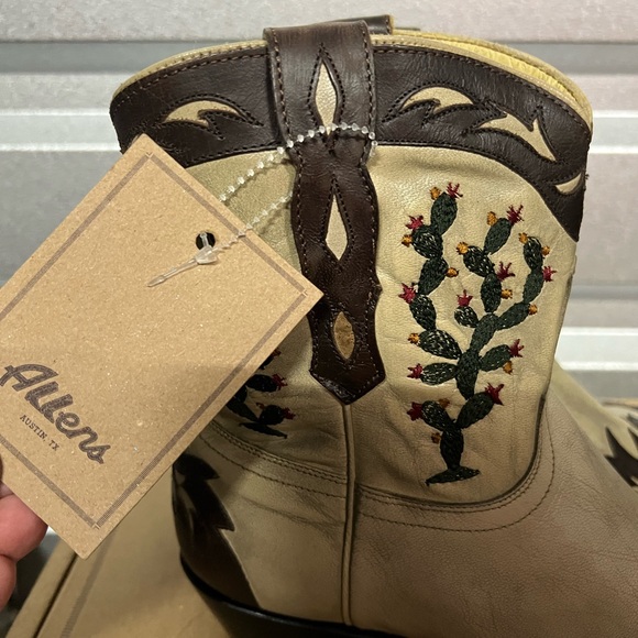 Brown and Cream Ankle Boots with Western Embroidery cactus women 8.5 - Picture 4 of 9